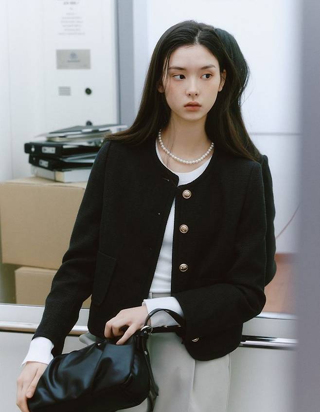 로엠 칼라리스 트위드 자켓ⓒ이랜드