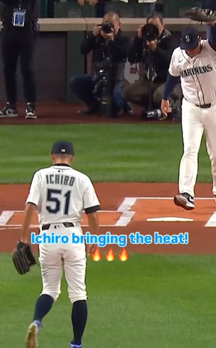 28일(한국 시각) 이치로의 시구 모습. /사진=시애틀 매리너스 공식 SNS 갈무리