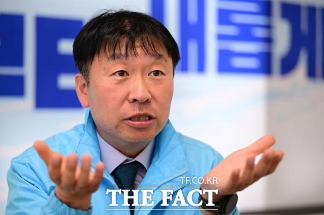최 후보는 노동자와 서민을 대변하는 정당이 필요하다는 신념과 지역 정치인들의 역할에 대한 문제의식을 바탕으로 출마를 결심했다. /남윤호 기자