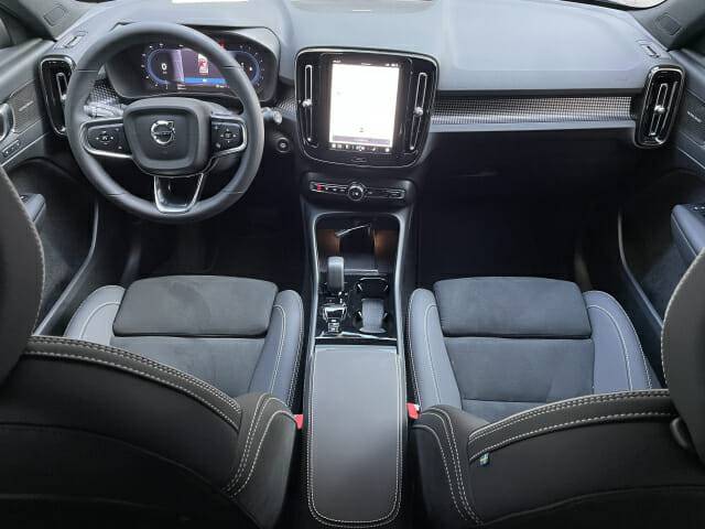 볼보 XC40 블랙 에디션