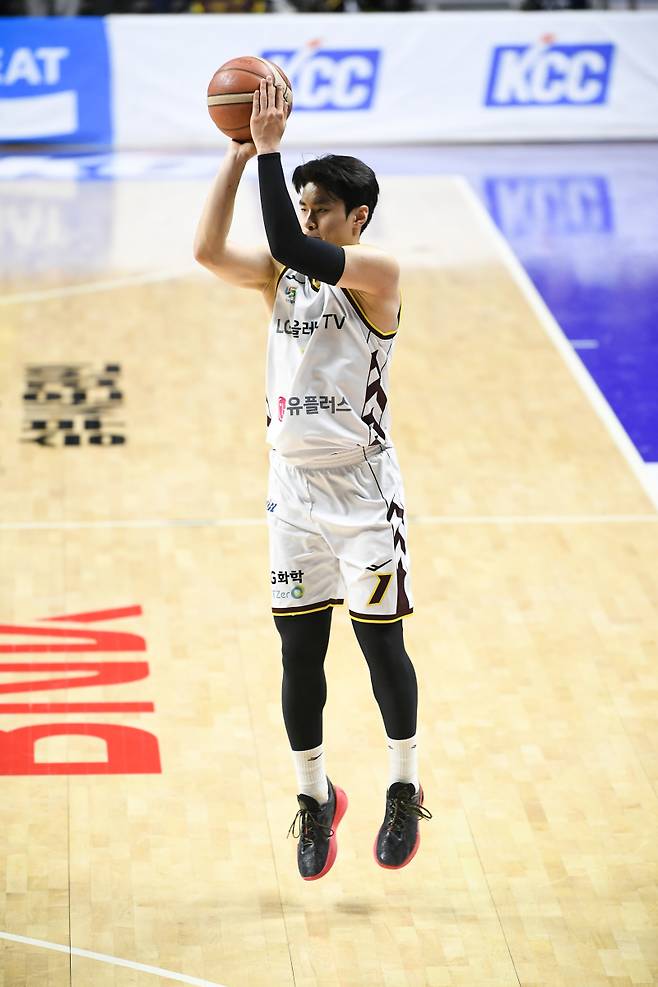 유기상이 3점슛을 던지고 있다. 사진=KBL 제공