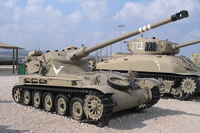 인도네시아가 보유중인 AMX13 자주포