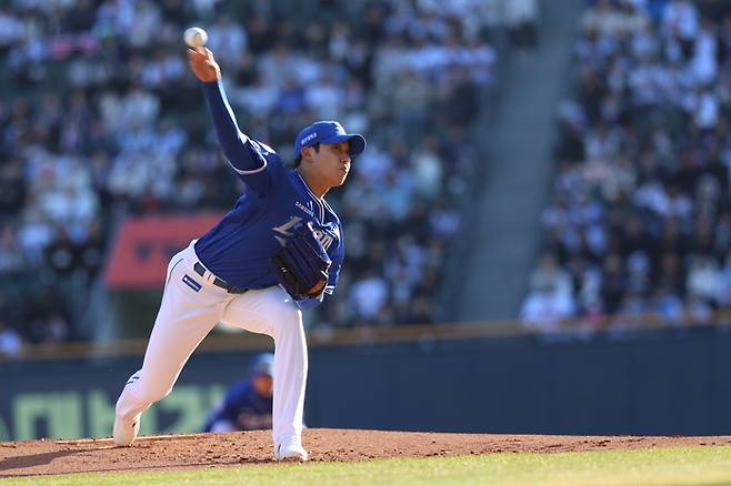 삼성 원태인이 29일 잠실구장에서 열린 2025 KBO리그 두산전에 선발 등판해 역투하고 있다. 사진 | 삼성 라이온즈