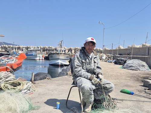 영남지역 산불 피해 주민들의 대피를 도운 외국인 선원 수기안토. 연합뉴스