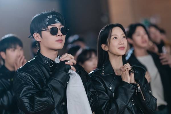 tvN 월화드라마 '그놈은 흑염룡'의 최현욱, 문가영./사진=tvN