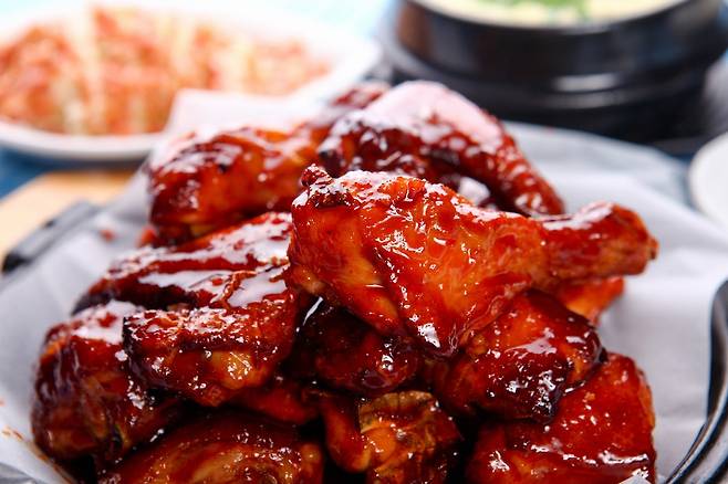 양념치킨 이미지. 게티이미지뱅크