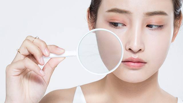 민감성 피부는 과도한 세안을 피하고 적절히 수분 공급을 해주는 것이 중요하다|출처: 클립아트코리아