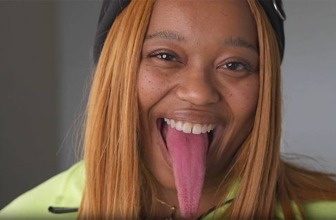 세계에서 가장 긴 혀를 가진 여성 샤넬 태퍼./기네스 월드 레코드