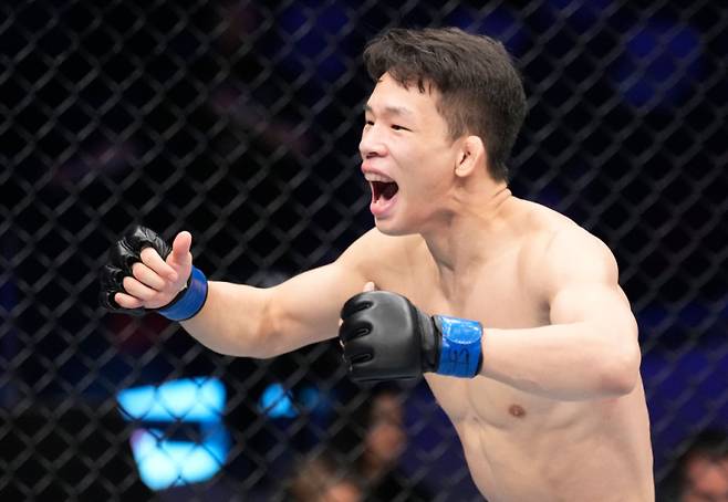 박현성은 오로지 UFC 진출만을 바라본다. 사진은 로드 투 UFC 결승행을 확정하고 환호하는 모습.(사진=UFC)