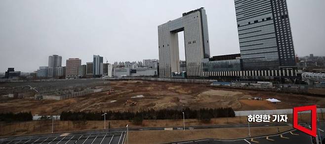 서울시는 5일 용산에 100층 랜드마크 국제업무지구를 건설하는 '용산국제업무지구 개발계획(안)'을 발표했다. 국제업무지구 예정지인 용산 정비창 터 전경. 사진=허영한 기자 younghan@