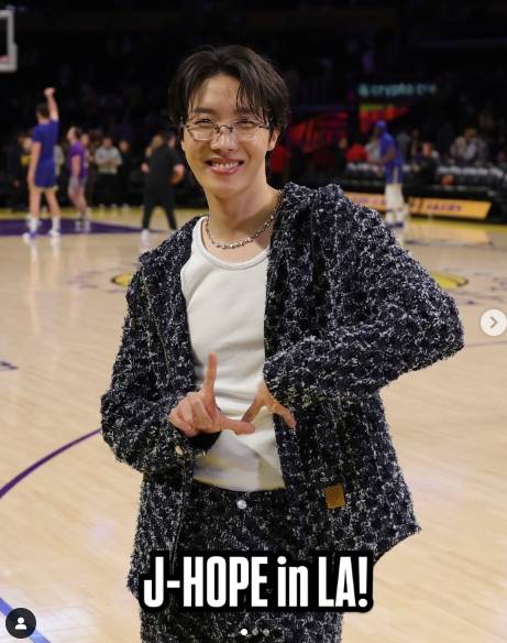 방탄소년단 제이홉이 미국 LA레이커스 농구장을 찾았다./사진=NBA 인스타그램 화면캡쳐