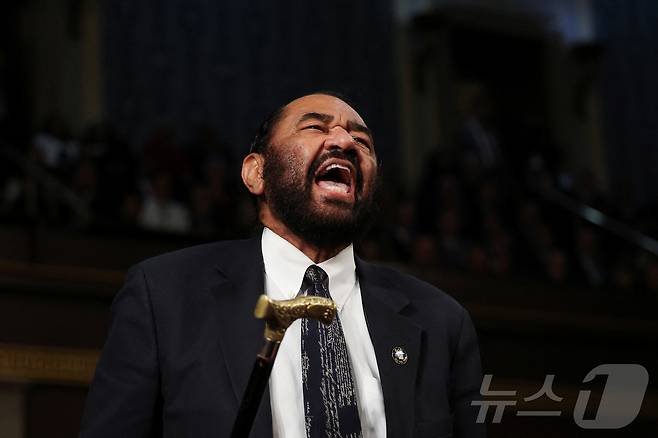 3월4일 도널드 트럼프 대통령의 의회 합동연설에서 소리치는 앨 그린 민주당 의원. 2025.03.04.ⓒ 로이터=뉴스1