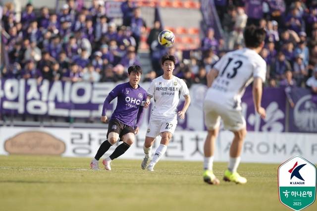 강원FC-FC안양 경기. /사진=한국프로축구연맹 제공