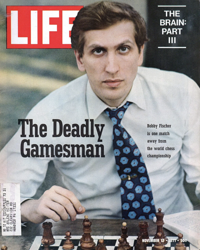 1971년 11월 'LIFE'지 표지의 보비 피셔. 그는 그해 월드챔피언 도전자 토너먼트에서 내로라하는 러시아 그랜드 마스터들을 잇달아 제압하며 정상급 선수로선 전무후무한 대기록인 20연승으로 도전자 타이틀을 획득했다. ebay.com