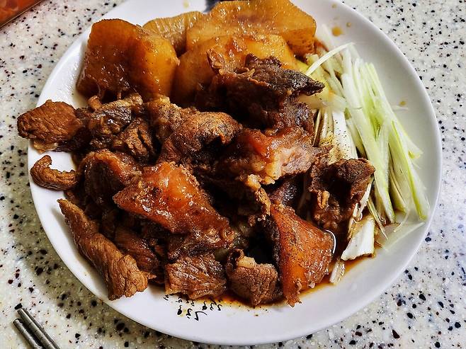 스지조림.jpg 오늘의 집밥7( 정육점 사장님의 선물 )