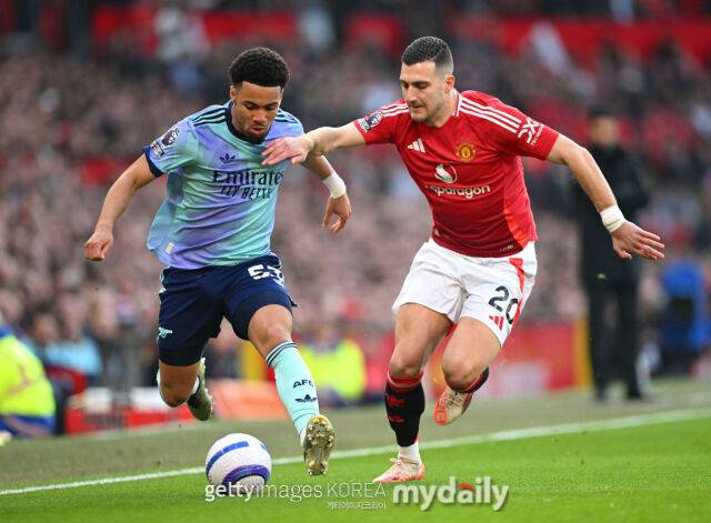 아스널의 18살 공격형 미드필더 에단 은와네리./게티이미지코리아