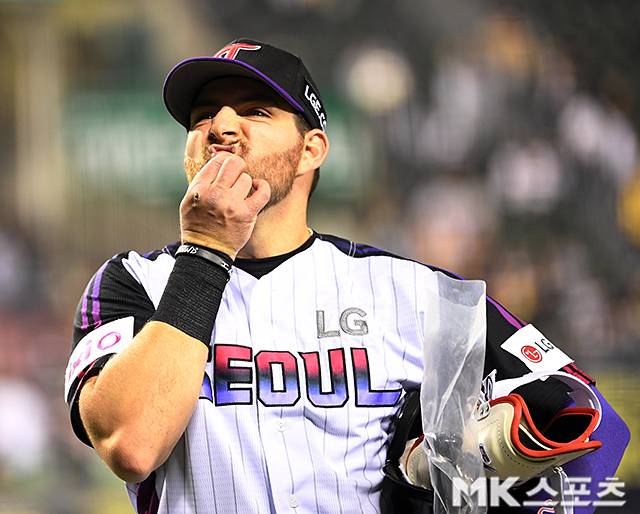 LG 오스틴은 11일 잠실 두산전에서 쐐기타로 팀 승리에 힘을 보탰다. 사진(잠실 서울)=천정환 기자