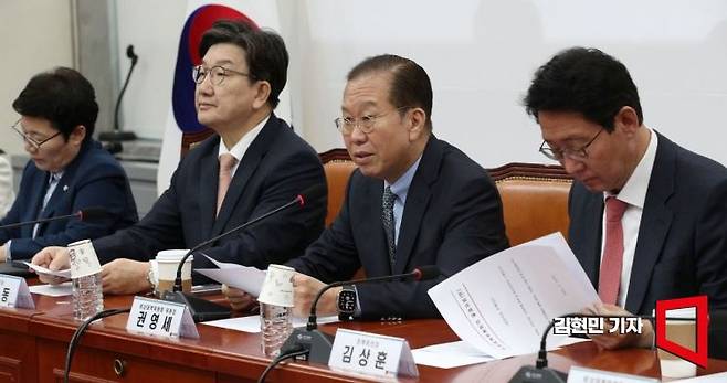 권영세 국민의힘 비상대책위원장이 10일 국회에서 열린 비상대책위원회의에서 발언하고 있다. 2025.4.10 김현민 기자