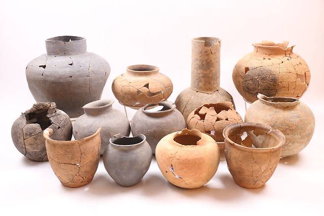 군산 미룡동 고분군에서 출토된 유물 (사진=군산시 제공) *재판매 및 DB 금지