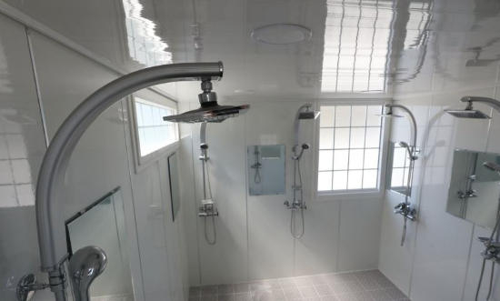 프랑스 국민의 절반은 생활비 부족을 우려해 샤워용품 등 위생용품 소비를 줄이는 것으로 나타났다. (출처=연합뉴스)