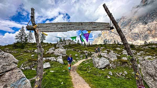 트란스치베타 산악러닝 대회 기념게이트, 트란스치베타 산악러닝 대회는 알타비아 No.1의 오르막 경로를 따라 약 23km를 달리는 경기이다.