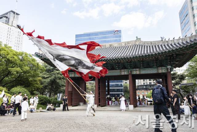 지난해 봄 궁중문화축전의 길놀이 모습(경희궁). 사진 제공=국가유산청