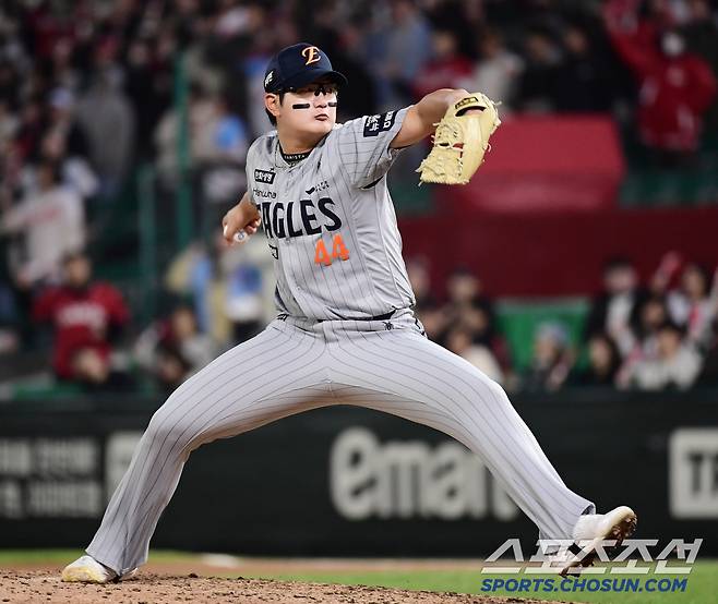 15일 인천 SSG랜더스필드에서 열린 KBO리그 SSG와 한화의 경기. 투구하는 한화 김서현. 인천=송정헌 기자songs@sportschosun.com/2025.04.15/