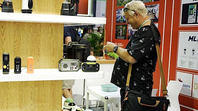 미국과 중국은 서로에게 고율의 관세를 부과하고 있다