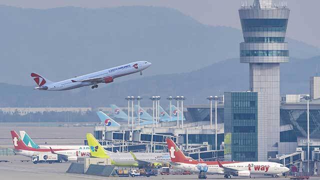 올해 1분기 인천국제공항 국제선 이용객이 1800만 명을 넘어 역대 최대를 기록했다. 연합뉴스