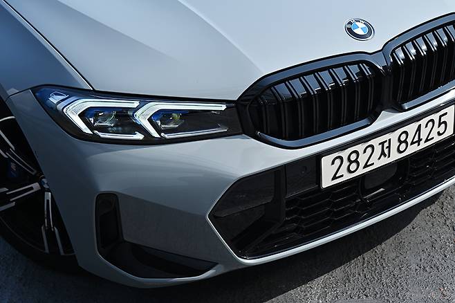 BMW 320i 투어링. 사진 김학수 기자