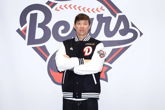 두산과 계약한 고효준. /사진=두산 베어스 제공