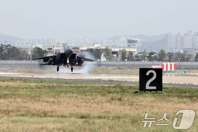 18일 오전 광주 광산구 신촌동 광주공군기지에서 한미공군의 대규모 연합공중훈련 '프리덤 플래그(Freedom Flag)가 진행되고 있다. 2025.4.18/뉴스1 ⓒ News1 이승현 기자