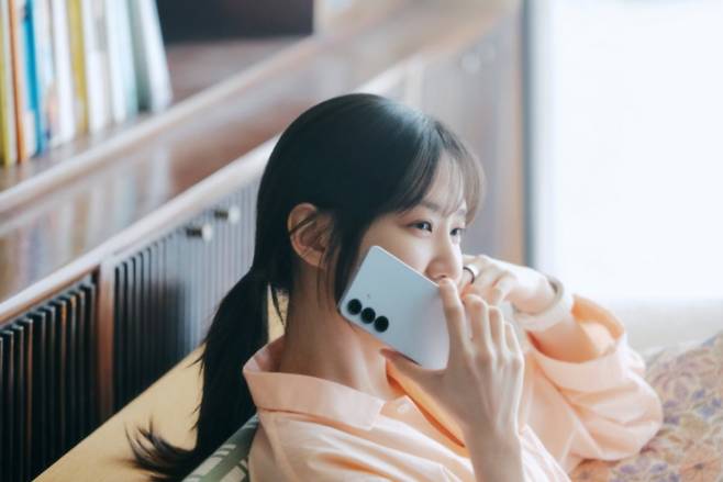 삼성전자가 공식 유튜브를 통해 공개한 갤럭시S25의 ‘보이스 오브 갤럭시' 캠페인 '배우 박은빈 편' 촬영 현장. 사진=삼성전자 뉴스룸