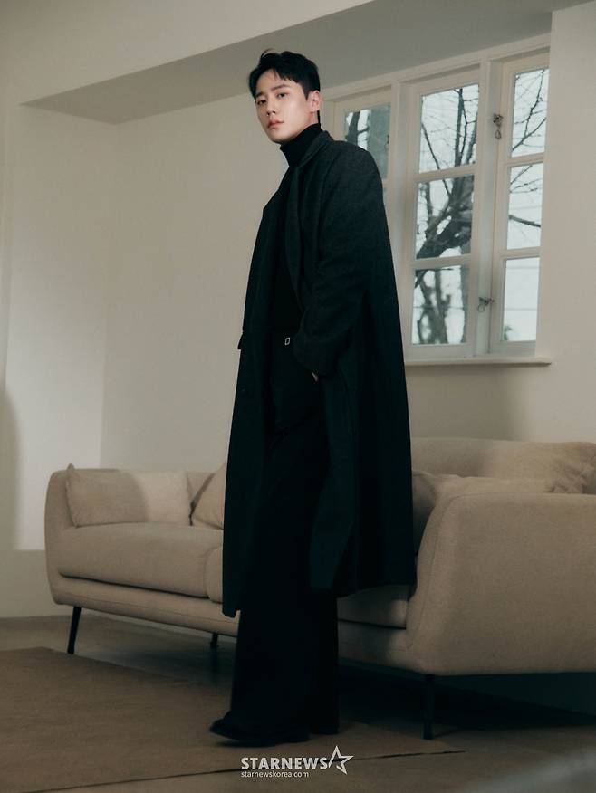 넷플릭스 오리지널 시리즈 '멜로무비'의 배우 이준영이 19일 진행된 인터뷰를 위해 포즈를 취하고 있다. /사진제공=넷플릭스 2025.02.19 /사진=이동훈 photoguy@