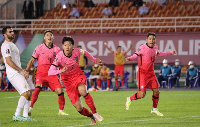 2021년 7월 7일 경기 안산시 단원구 안산와스타디움에서 열린 '2022 카타르월드컵 아시아지역 최종예선' 3차전 대한민국과 시리아의 경기에서 손흥민이 골을 넣고 기뻐하고 있다. 뉴시스