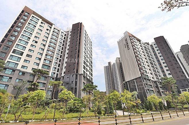 과천푸르지오써밋센트럴파크 전경(출처: 네이버 부동산)