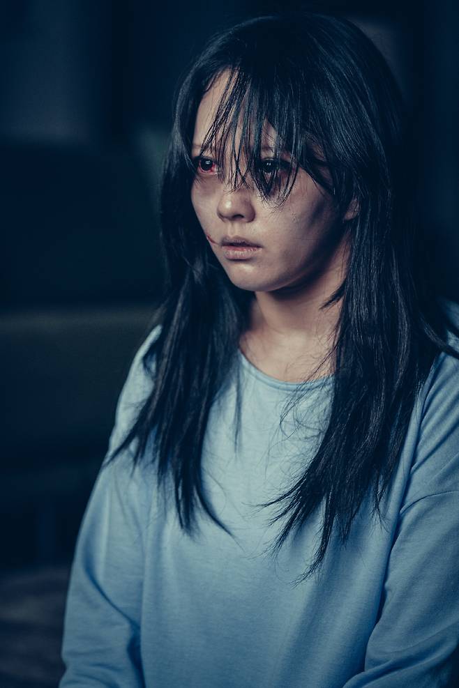 영화 '거룩한 밤: 데몬 헌터스' 스틸. 사진 제공=롯데엔터테인먼트