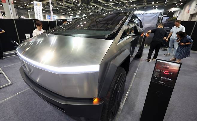 경기 고양시 킨텍스에서 열린 '2024 오토살롱위크'에 테슬라 사이버트럭이 전시돼 있다. 사진은 기사와 직접적인 관계 없음. /사진=뉴스1.