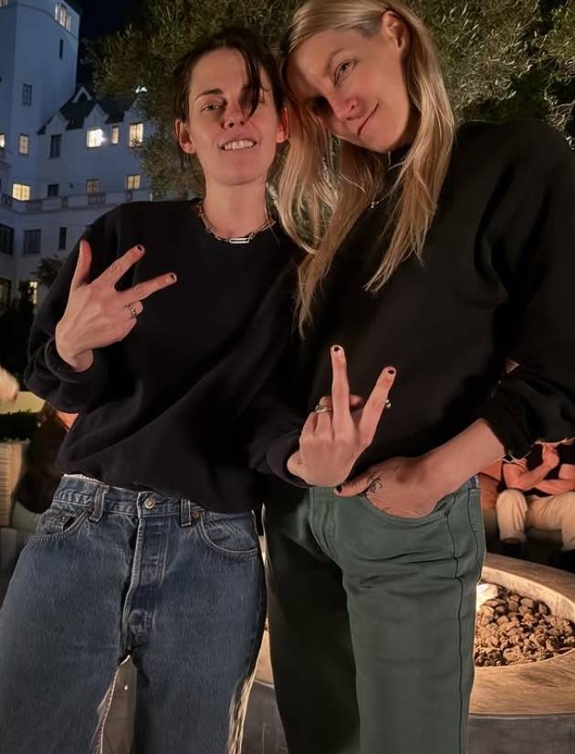 크리스틴 스튜어트, 딜런 마이어 / 딜런 마이어 소셜미디어