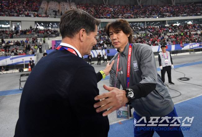 2026 FIFA 북중미월드컵 아시아 지역 3차 예선 B조 4차전 대한민국과 이라크의 경기가 용인미르스타디움에서 열렸다. 헤수스 카사스 이라크 감독이 경기를 지켜보고 있다. 용인=박재만 기자 pjm@sportschosun.com/2024.10.15/