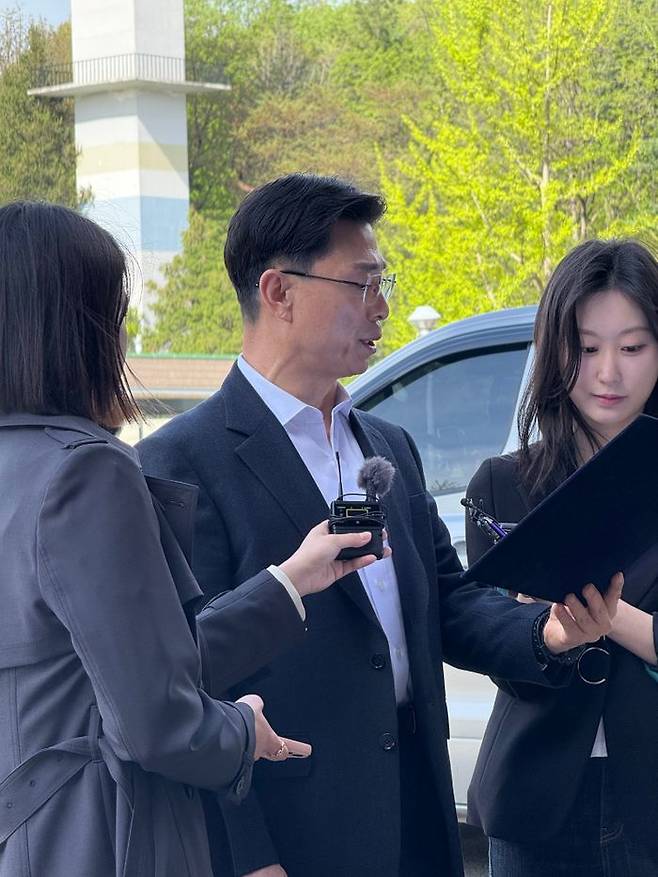 임성근 전 해병대 1사단장이 23일 경기 과천시 정부과천청사 내 고위공직자범죄수사처에 출석하며 입장문을 읽고 있다.ⓒ데일리안 황기현 기자