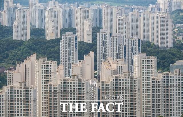 국세청은 올해 1분기 총 75건의 부동산 감정평가를 해 신고액 2847억원보다 87.8% 증가한 5347억원의 가액 대해 과세했다고 23일 밝혔다. 사진은 해당기사와 무관함. /더팩트 DB