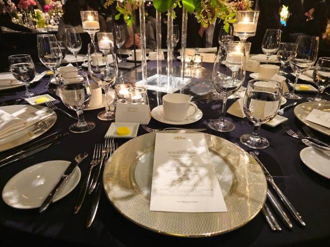 서울 시내 호텔 결혼식장의 하객 식사석./인스타그램