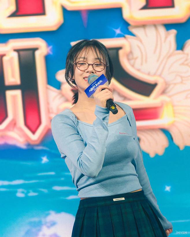 ▲ 특유의 당당한 매력을 뽐내는 비비