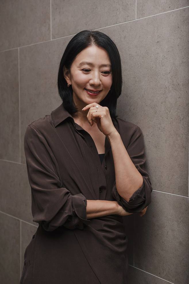 배우 사업을 종료한 YG에서 키이스트로 옮긴 김희애(하이브미디어코프)