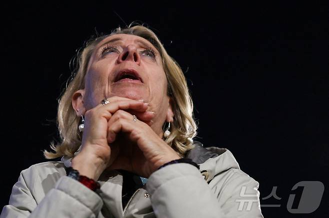 23일(현지시간) 이탈리아 로마 바티칸 성 베드로 대성당에서 프란치스코 교황을 조문하려는 사람들이 줄을 서고 있다. ⓒ 로이터=뉴스1