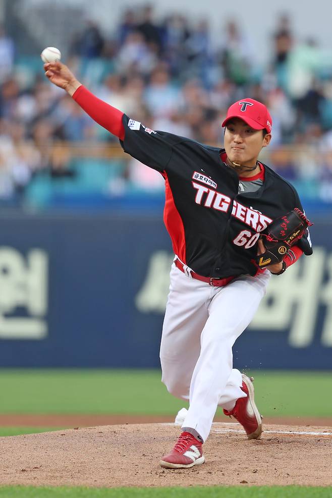 KIA 김도현이 23일 대구삼성라이온즈파크에서 열린 2025 KBO리그 삼성전에 선발 등판해 힘차게 공을 던지고 있다. 사진 | KIA 타이거즈