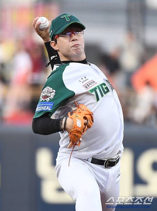 17일 광주 기아 챔피언스필드에서 열린 KT-KIA전. 선발투수 양현종이 투구하고 있다. 광주=정재근 기자 cjg@sportschosun.com/2025.4.17/