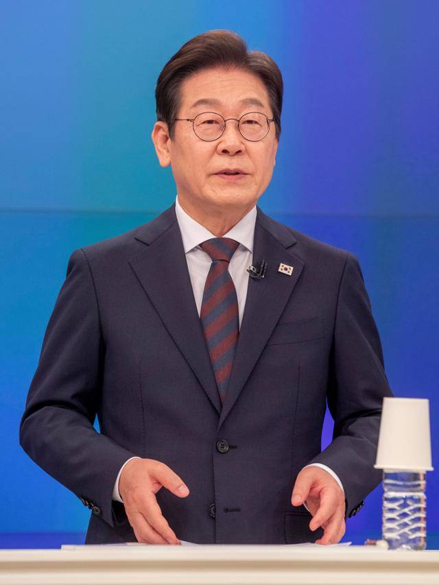 2025년 4월 25일 서울 중구 티비조선 스튜디오에서 열린 민주당 경선 마지막 TV토론회에서 이재명 후보가 발언하고 있다. 2025.04.25 국회사진기자단