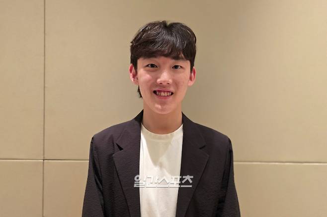 지난 23일 '2025 빙상인의 밤'에서 만난 쇼트트랙 선수 임종언. 소공동=윤승재 기자